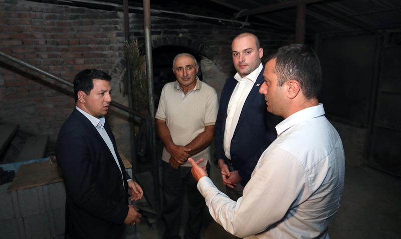 მამუკა ბახტაძე და არჩილ თალაკვაძე გუგუტიანთკარში წუხელ ღამით, ჟურნალისტების გარეშე ჩავიდნენ