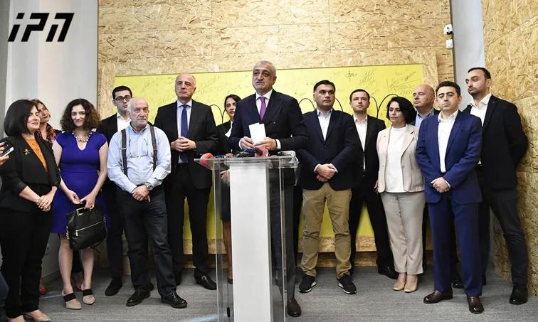 12 ადამიანი, რომელიც მამუკა ხაზარაძის მოძრაობაში იქნება