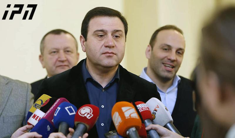 ლევან კობერიძემ საპარლამენტო უმრავლესობა დატოვა