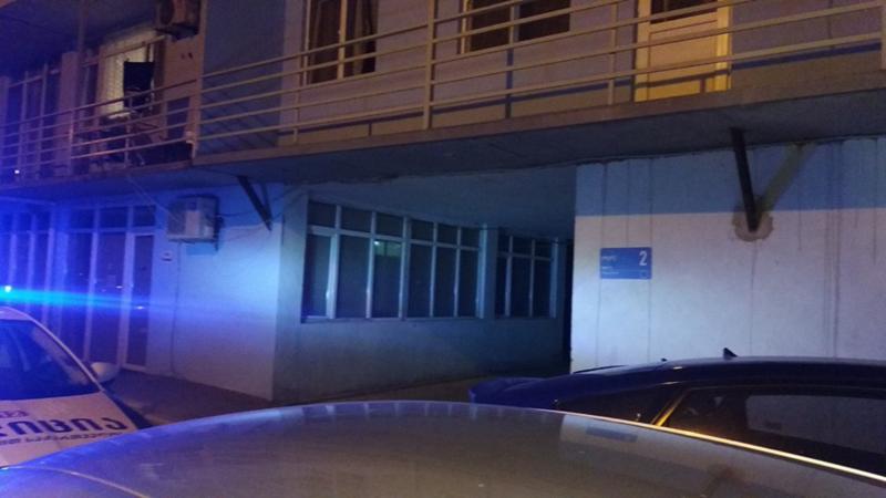 "გაზქურის ონკანი გახსნილი იყო და ბინაში გაზი გროვდებოდა" - ფოტოები დიდი დიღმიდან, სადაც კორპუსი აფეთქებას გადაურჩა