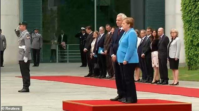 ძლიერი კანკალი უკვე მესამედ - რა სჭირს ანგელა მერკელს