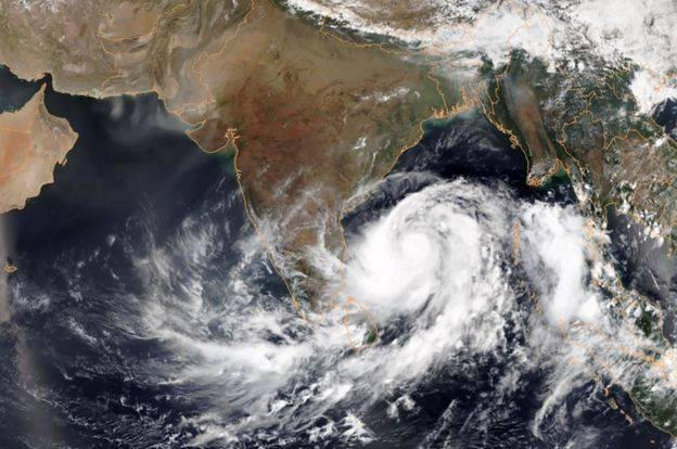 ინდოეთსა და ბანგლადეშს დღეს ბოლო ათწლეულის ყველაზე ძლიერი ციკლონი დაატყდება თავს