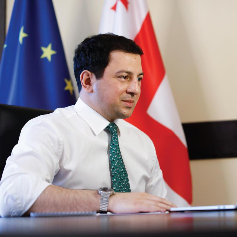 "სააკაშვილს ჩამოსვლაც ისეთ სტილში წარმოუდგენია, როგორც გორში თვითმფრინავის დანახვისას მოიქცა - რაც შეიძლება მეტი HA HA!" - არჩილ თალაკვაძე