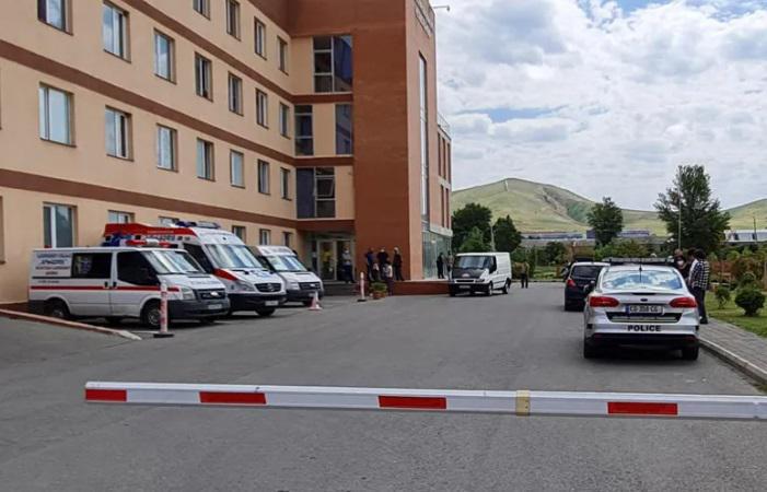 ექიმის განცხადებით, გორში, ავტოსაგზაო შემთხვევის შედეგად დაშავებული გოგოს ჯანმრთელობის მდგომარეობა კვლავ უკიდურესად მძიმეა