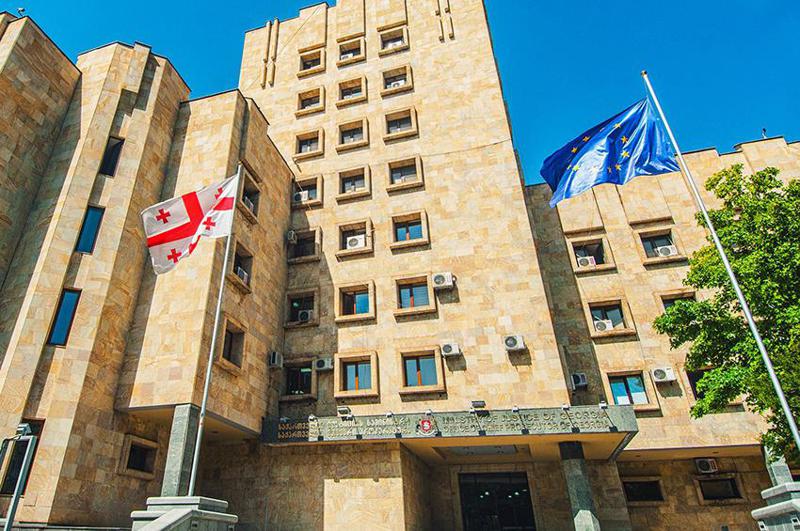 პროკურატურამ, "თბილისი პრაიდის” საწინააღმდეგო აქციაზე ტელეკომპანია "ფორმულას“ ფოტოგრაფის მიმართ ძალადობის ფაქტზე ორ პირს ბრალდება წარუდგინა