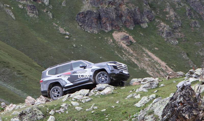 „ტოიოტა ცენტრ თბილისმა“ ახალი თაობის Land Cruiser 300-ი ავტომოყვარულებს ზემო სვანეთში წარუდგინა