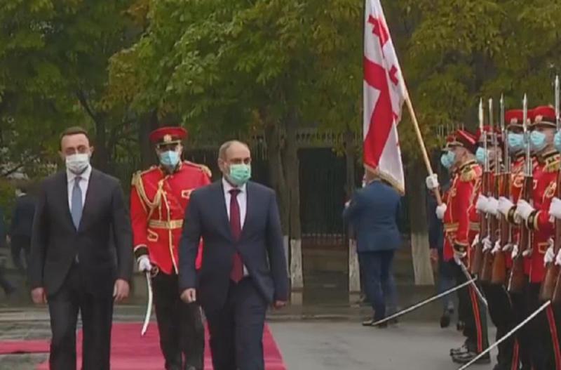 ნიკოლ ფაშინიანის დახვედრის ცერემონიის ამსახველი კადრები - სომხეთის პრემიერი საქართველოს სტუმრობს