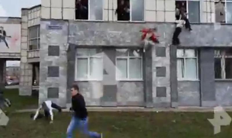 შეიარაღებული თავდასხმა რუსეთში უნივერსიტეტზე - არიან გარდაცვლილები, სტუდენტთა ნაწილმა ფანჯრიდან გადმოხტომით უშველა თავს (ვიდეო)