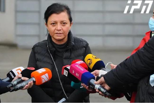 "მიხეილ სააკაშვილს ხელი რომ მოკიდო და კანზე გადაუსვა, სულ თეთრია, იფცქვნება ადამიანი" - ეკა ხერხეულიძე