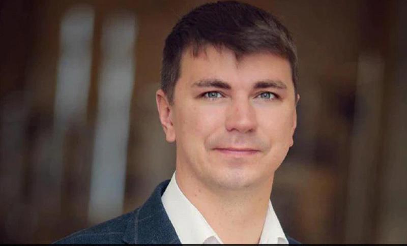 ვინ იყო 33 წლის უკრაინელი დეპუტატი,  რომელიც ტაქსიში გარდაცვლილი ნახეს - "ის თავდაცვის სექტორში  კორუფციის  საქმეს იძიებდა"