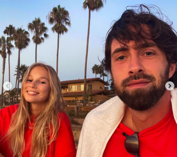 რომანტიკული ფოტოსესია მზის ჩასვლის ფონზე - რა ფოტოებს აქვეყნებს კალიფორნიიდან ნიკოლოზ ბასილაშვილის  მეგობარი გოგონა?