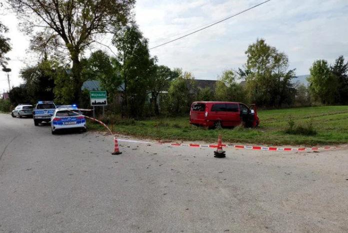 პოლონეთში საქართველოს მოქალაქე დააკავეს,  რომელსაც ავტობუსით არალეგალი მიგრანტები გადაჰყავდა - "სამართალდამცავებს ცეცხლის გახსნა დასჭირდათ"