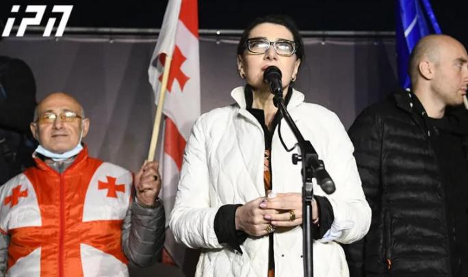 "სააკაშვილი არ გამოიყურება კარგად და ვაი თქვენ პატრონს, ხელისუფლებავ...  არ მოგასვენებთ" - თაკო ჩარკვიანი