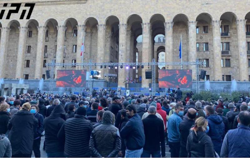 პარლამენტთან 2007 წლის 7 ნოემბერთან დაკავშირებით აქცია მიმდინარეობს - რა ხდება ადგილზე ამ წუთებში