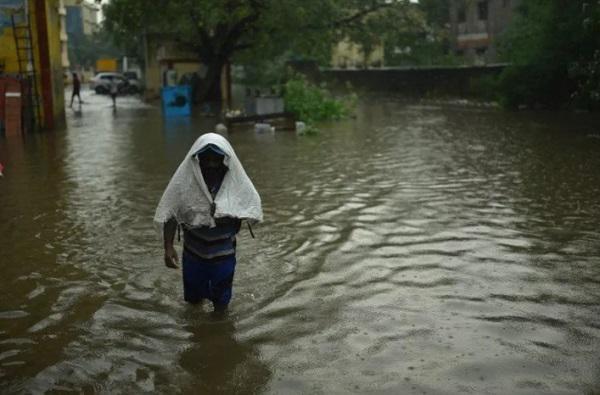 ინდოეთის სამხრეთ ნაწილში წყალდიდობის გამო მოსახლეობის ევაკუაცია მიმდინარეობს