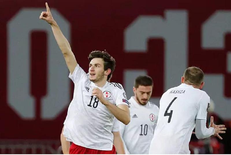 "კვარაცხელია, ესპანელების საუკეთესო მეგობარი, რომელიც მადრიდის "რეალზე" ოცნებობს" - რას წერს ესპანური Marca ხვიჩა კვარაცხელიას შესახებ