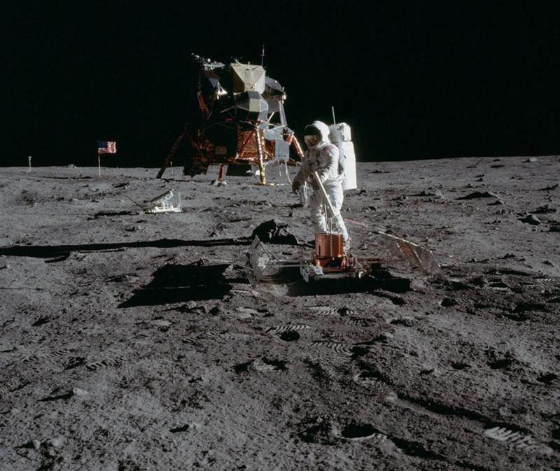 "მთვარეზე იმდენი ჟანგბადია, რომ 8 მილიარდ დედამიწელს 100 ათასი წელი ეყოფა" - რას გეგმავენ მეცნიერები?