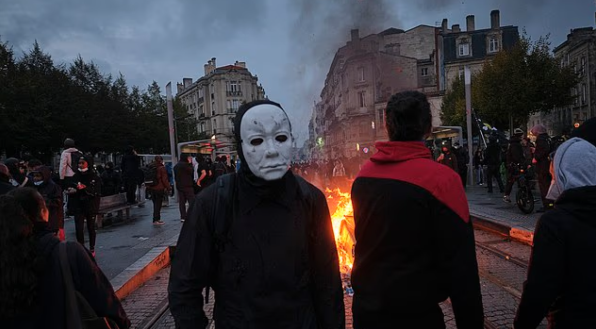 french_minister_warns_of_very_high_violence_4-72840.png