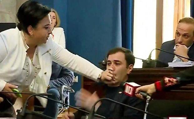 "ორი შვილი გავზარდე და, რაც უნდა გავებრაზებინე, მათზე ხელი არასდროს ამიწევია..." - რა დგას რეალურად ზარდიაშვილი-ბესელიას დაპირისპირების უკან