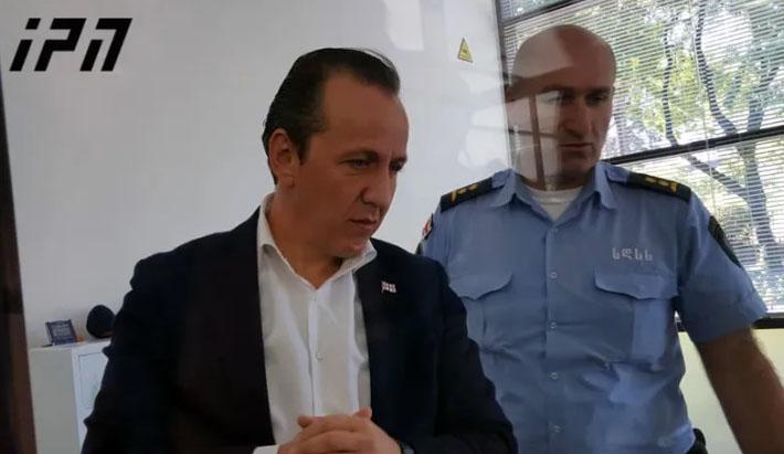 "პრეზიდენტს თუ დაიბარებენ ალბათ, მოვა" - დიმიტრი გაბუნია გენერალურ პროკურატურაში გამოკითხვაზე მივიდა