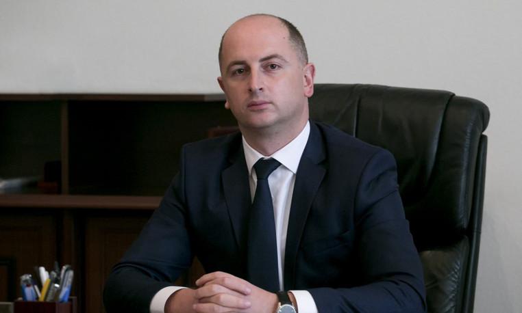 210 525 ლარის შემოსავალი "რკინიგზაში" - რა ქონებას ფლობს "საქართველოს რკინიგზის" დირექტორი