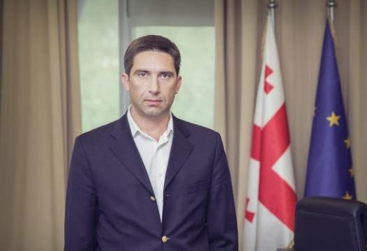 "მათ მერ­კან­ტე­ლუ­რი მიზ­ნე­ბი ამოძ­რა­ვებთ" - რას წერს სექსუალურ შევიწროებაში ბრალდებული  პაპუნა უგრეხელიძე, სასამართლოში გამარჯვების შემდეგ