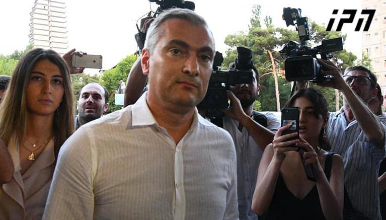 "რუსთავი 2"-ის ახალმა გენერალური დირექტორის განმარტება ჟურნალისტებისთვის უარის თქმაზე - რაზე ისაუბრა პაატა სალიამ შეხვედრის შემდეგ