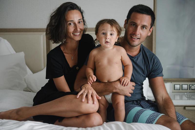 "ბავშვი სამსახურშიც დამყავდა, მაგრამ ახლა უკვე მოუსვენარია" - რუსკა მაყაშვილის ოჯახური იდილია (ფოტოები)