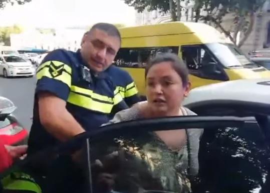 პოლიციამ მომღერალი თიკა ჯამბურია დააკავა