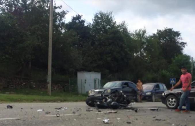 სოფელ რუხში მოტოციკლი სატვირთოს შეეჯახა - გარდაცვლილია ახალგაზრდა მამაკაცი