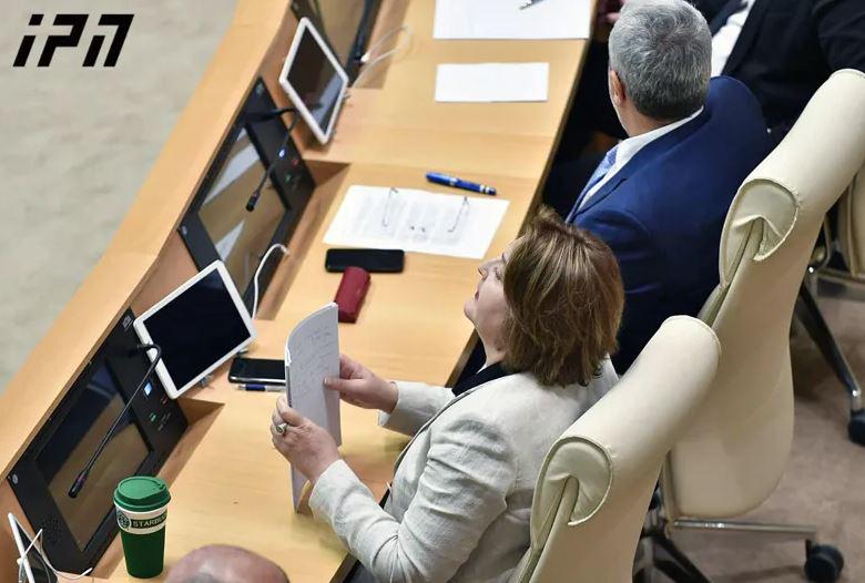 ადა მარშანია გახარიას: "მოგიწოდებთ, ბატონო გიორგი, იფიქროთ მოსკოვში ვიზიტზე"