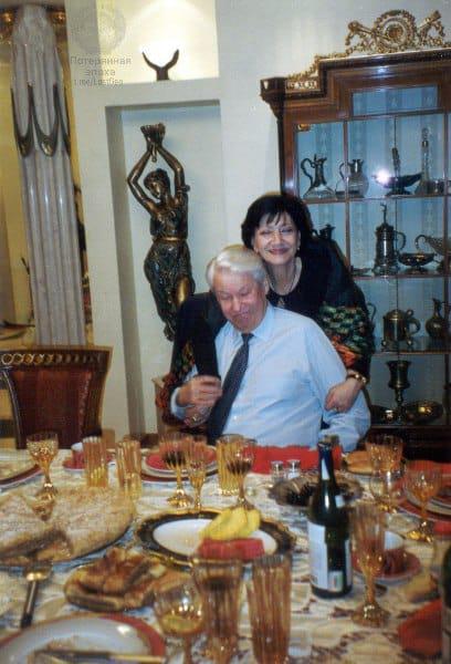 ნანი ბრეგვაძე და ბორის ელცინი თბილისში, სუფრასთან - საარქივო ფოტო