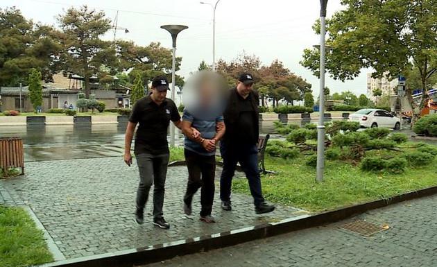 "რძალს 100 ლარი ვთხოვე, არ მომცა და თავში ტაბურეტი ჩავარტყიო" - რას ყვება თემქაზე მომხდარ მკვლელობაში ბრალდებულის ადვოკატი