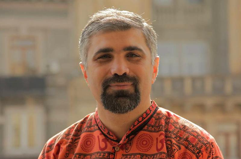 "სამყარო იმეორებს თქვენს აზრებს, მოქმედებებს და გარკვეული დროის შემდეგ გიბრუნებთ" - როგორია ასტროლოგ რამაზ გიგაურის წარმატების ფორმულა