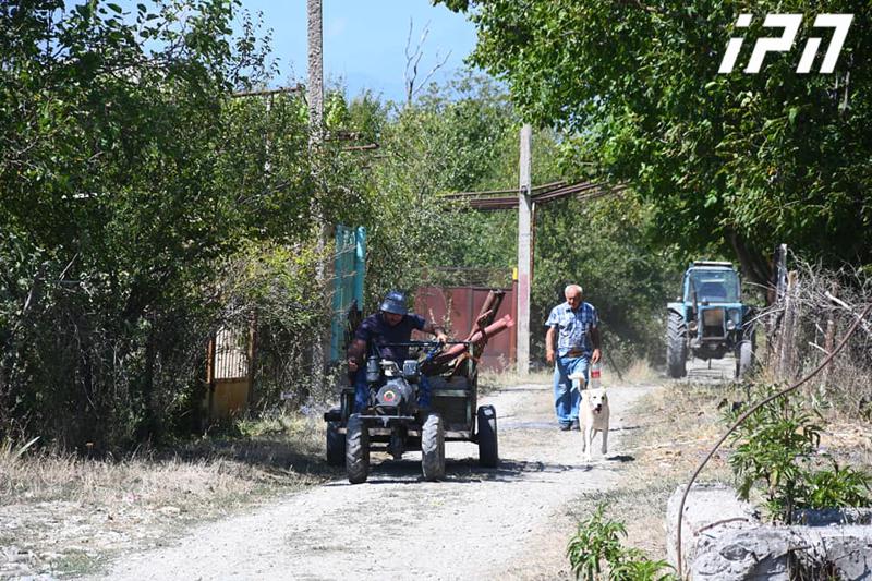 მამუკა ხაზარაძე გუგუტიანთკარში მცხოვრებ ოჯახს სახლის აშენებაში დაეხმარება - რას პასუხობს გივი რაზმაძე ბიზნესმენს