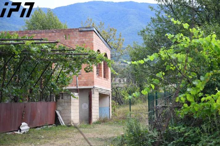 "გამგებელი ხომ არ ვარ, იქ მივიდე და ვიცხოვრო?" - რაზმაძეების ოჯახი "ლელოს" სახლის ჩუქებისთვის მადლობას უხდის, თუმცა სახლის გორის გამგეობასთან მიტანას "გაუგებარს" უწოდებს