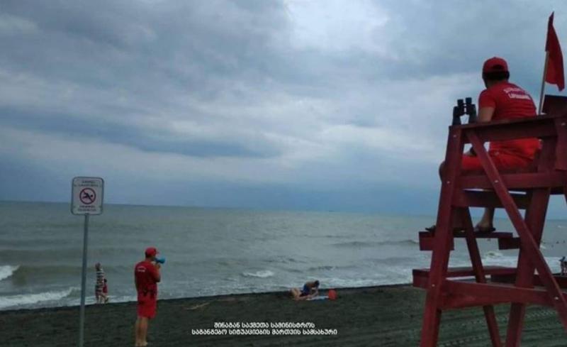 ზღვაში შესვლა აკრძალულია - მაშველებმა დღეს 6 ადამიანის სიცოცხლე გადაარჩინეს