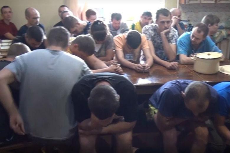 კლინიკა რუსეთში, სადაც საწოლზე დაბმულ პაციენტებს აწამებდნენ - სამართალდამცველებმა გამოძიება დაიწყეს