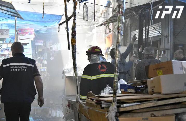 დამწვარია 200-დან 250 კვ.მ ფართობი - რა ვითარებაა ბაზრობა "თერგის" ტერიტორიაზე