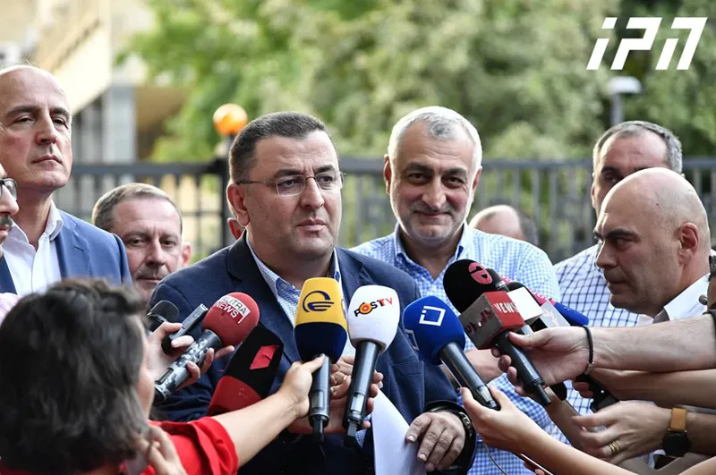 ადვოკატი - "პროკურატურის სქემა ასეთია: ხაზარაძემ და ჯაფარიძემ  განიზრახეს საკუთარ ბანკს თაღლითობით გამოსტყუონ თანხა..."