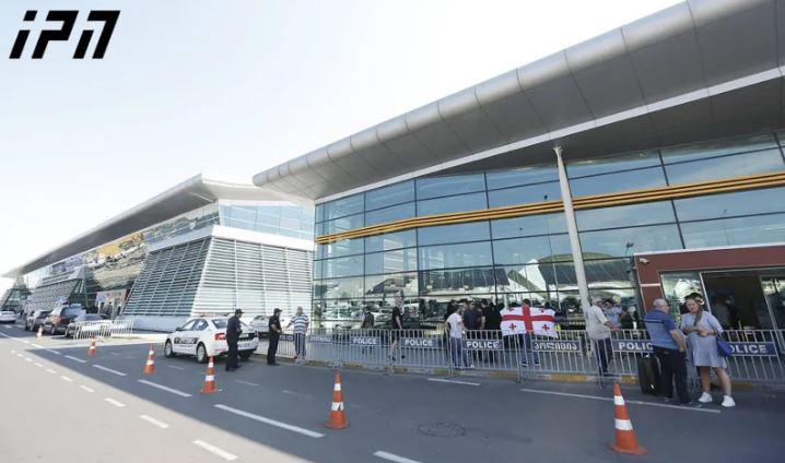 მგზავრს ხელბარგში 20 კგ მარიხუანა აღმოაჩნდა - ის თბილისის საერთაშორისო აეროპორტში დააკავეს