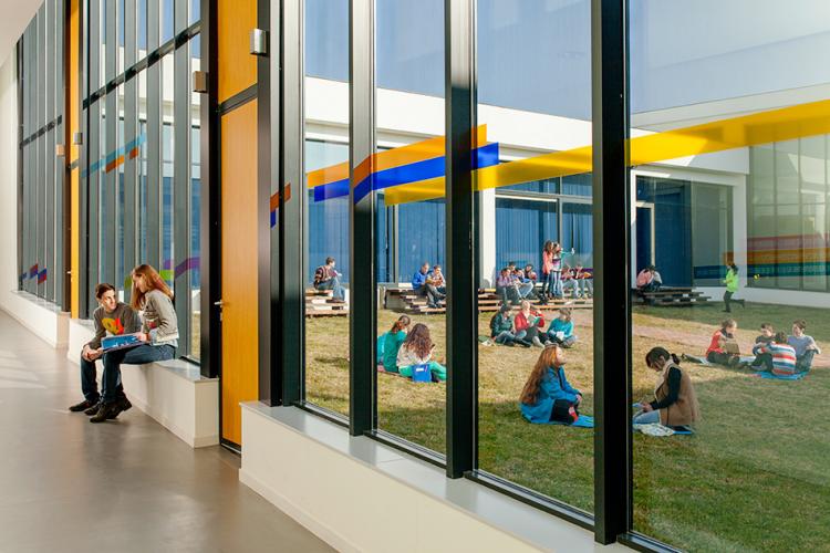 რა ღირს სწავლა თბილისის ყველაზე ძვირადღირებულ სკოლებში