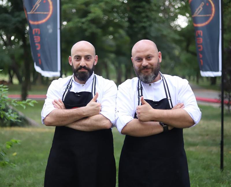 "გარეგნული მსგავსება ჩვენი კოზირია" - გაიცანით "მელოტების დუეტი" "სამზარეულოს ომებიდან"