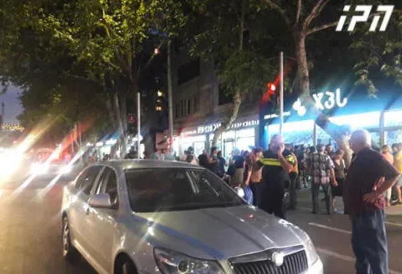 პეკინის გამზირზე 3 წლის ბავშვის დაჭრის ბრალდებით დაკავებული დუმილის უფლებას იყენებს