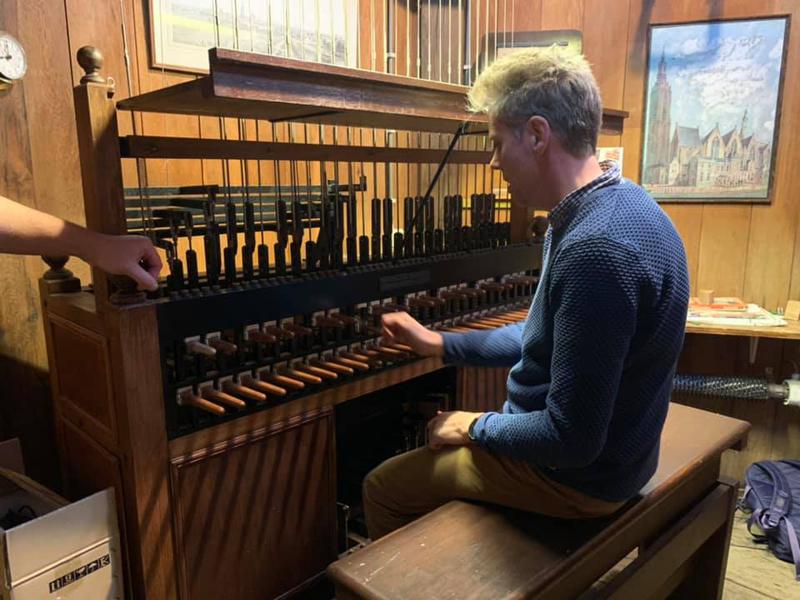 ჰააგაში, უძველესი ტაძრის სამრეკლოდან გია ყანჩელის მელოდიები მისი ხსოვნის პატივსაცემად აჟღერდა