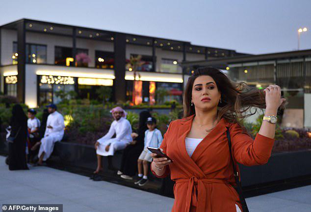 არაბი ქალი აბაიას გარეშე  - მისი დანახვა ქუჩაში ხალხისთვის შოკისმომგვრელი აღმოჩნდა