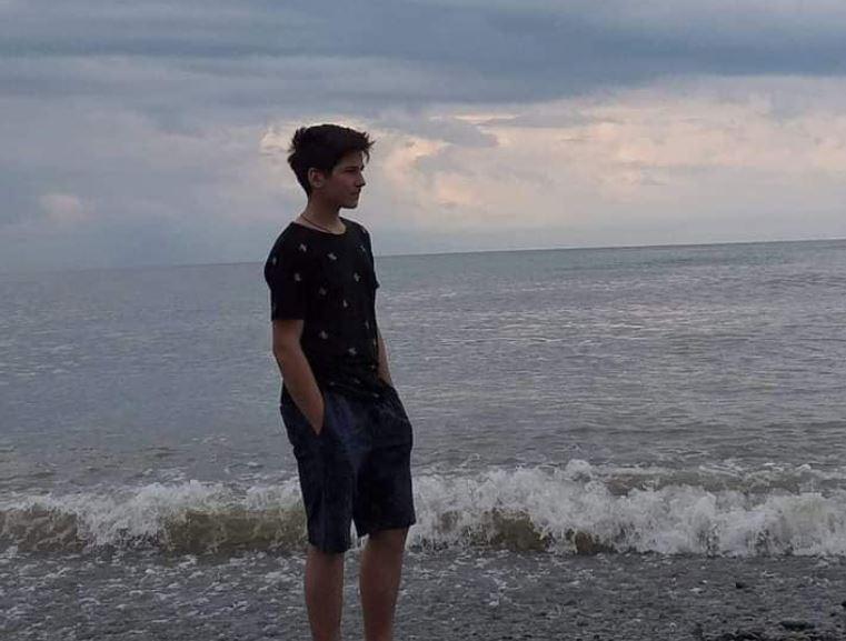 "ბიჭი კომაშია... გადარჩენის შანსი მინიმალურია" - 16 წლის მოსწავლის ამბავი, რომლის მდგომარეობაც რაჭაში რეანომობილის არქონამ დაამძიმა