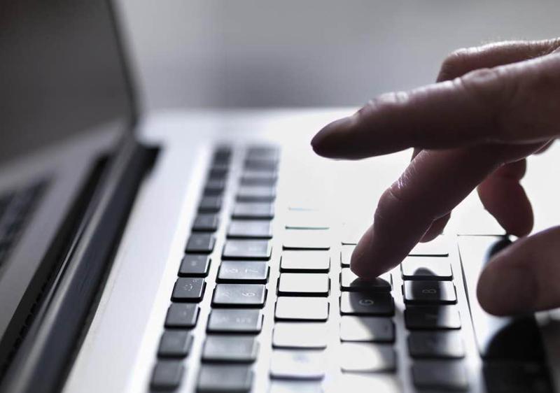 ამერიკელმა მაღალჩინოსანმა სამსახური პორნოვიდეოს ყურების გამო დატოვა - სკანდალური გამოძიების დასკვნა გასაჯაროვდა