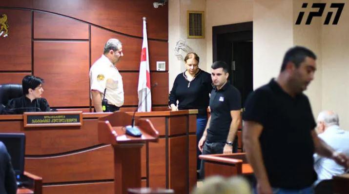 3 წლის ბავშვის დაჭრაში ბრალდებულ ქალს პატიმრობა შეეფარდა