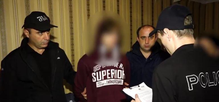 "16 წლის ბიჭს დამამცირებელ გარემოებაში წაართვეს ტელეფონი, რის შემდეგაც თავი მოიკლა" - შსს-ს ინფორმაცია ვარკეთილში მოზარდის გარდაცვალებაზე